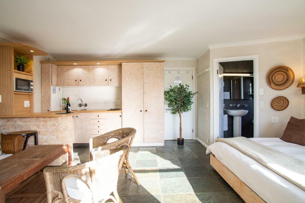 African Violet Guest Suites Noordhoek Ngoại thất bức ảnh