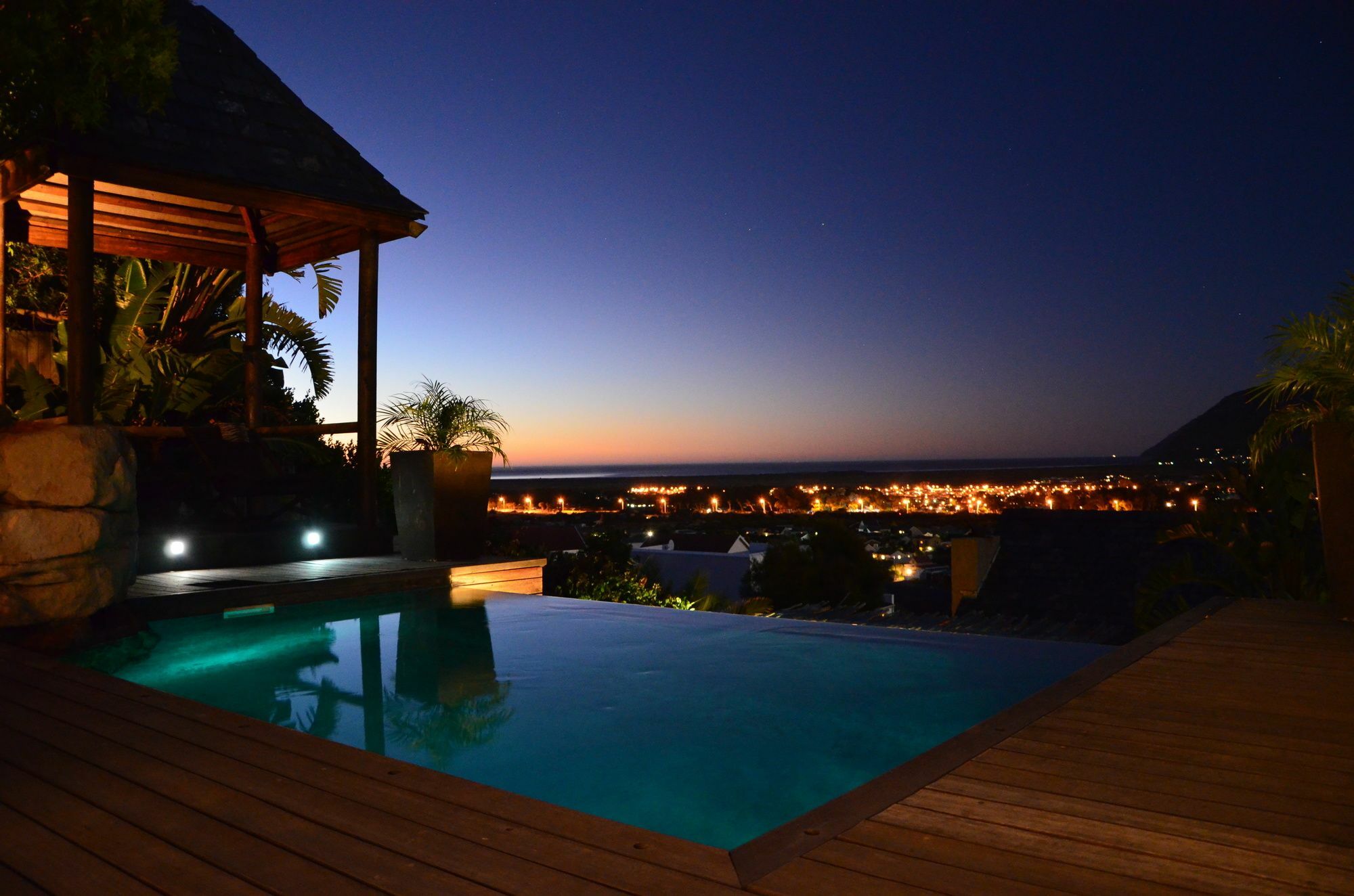 African Violet Guest Suites Noordhoek Ngoại thất bức ảnh